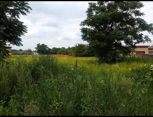 1,044M² VACANT LAND FOR SALE IN KOOKRUS